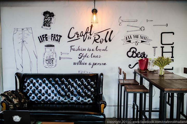 Craft 'N Roll Café