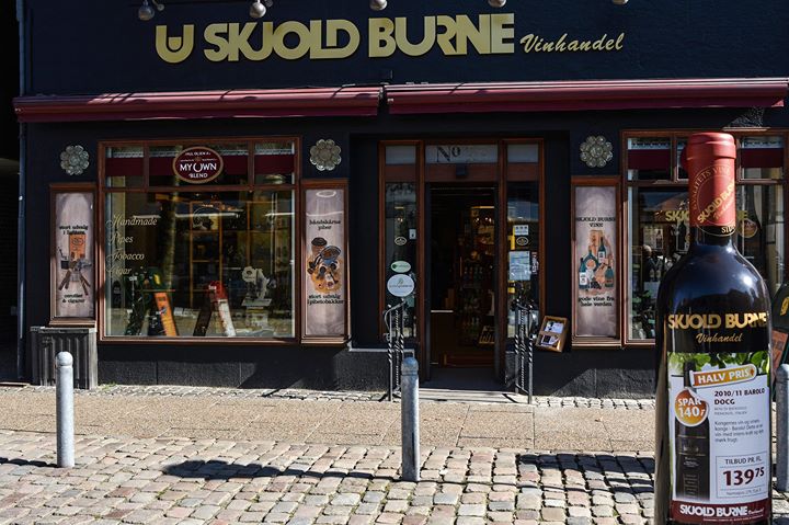 Skjold Burne Hjørring Vin & Tobak