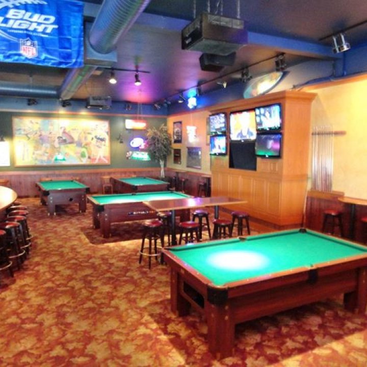 RAZZAL'S SPORTSBAR (LAKE STEVENS)